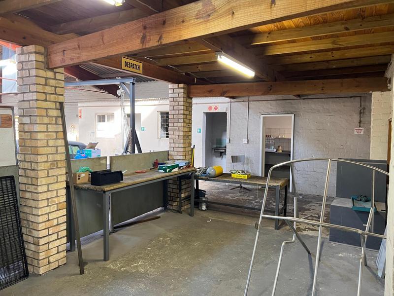 To Let commercial Property for Rent in North End Eastern Cape